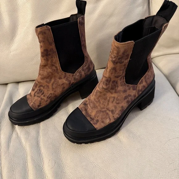 Timberland Women's Leopard Print Chelsea Boots - Picture 2 of 7